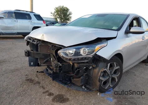 2021 Kia Forte Lxs из США, поврежденный, VIN 3KPF24AD6ME333099